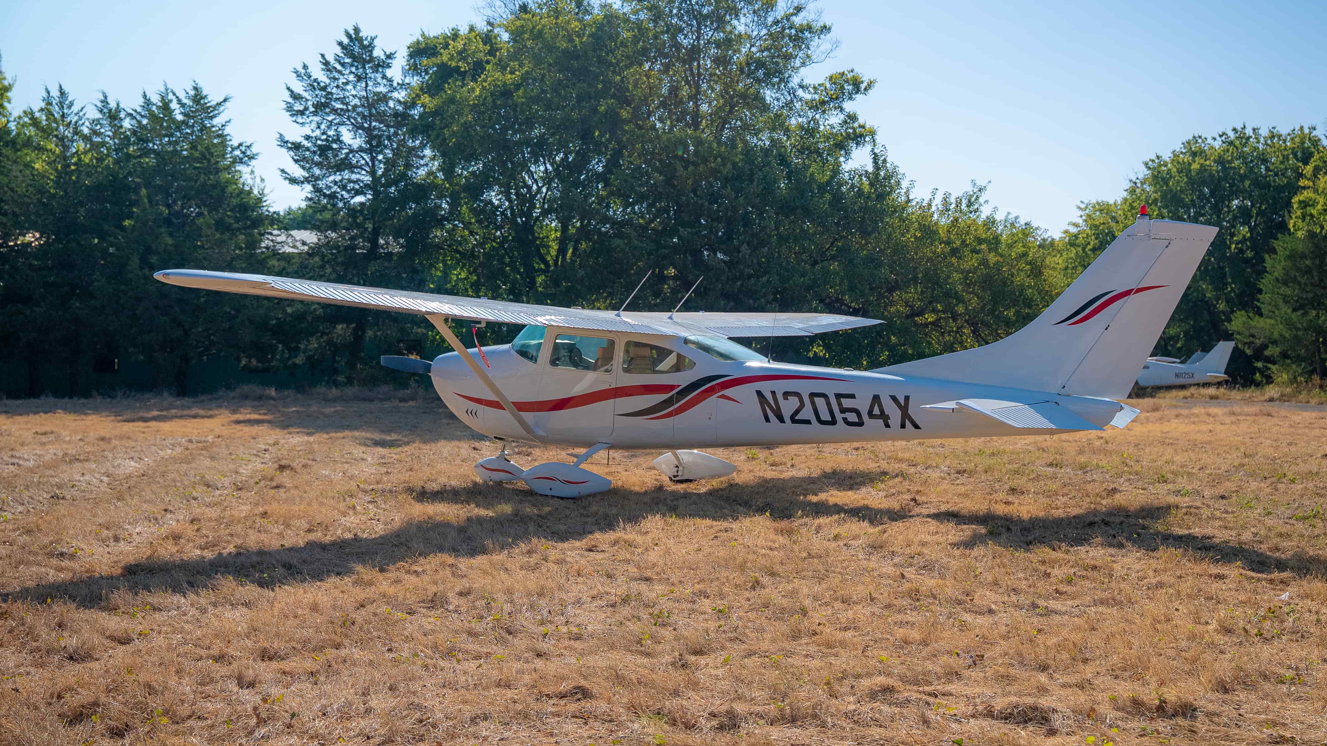 Cessna 182 finished — side profile
