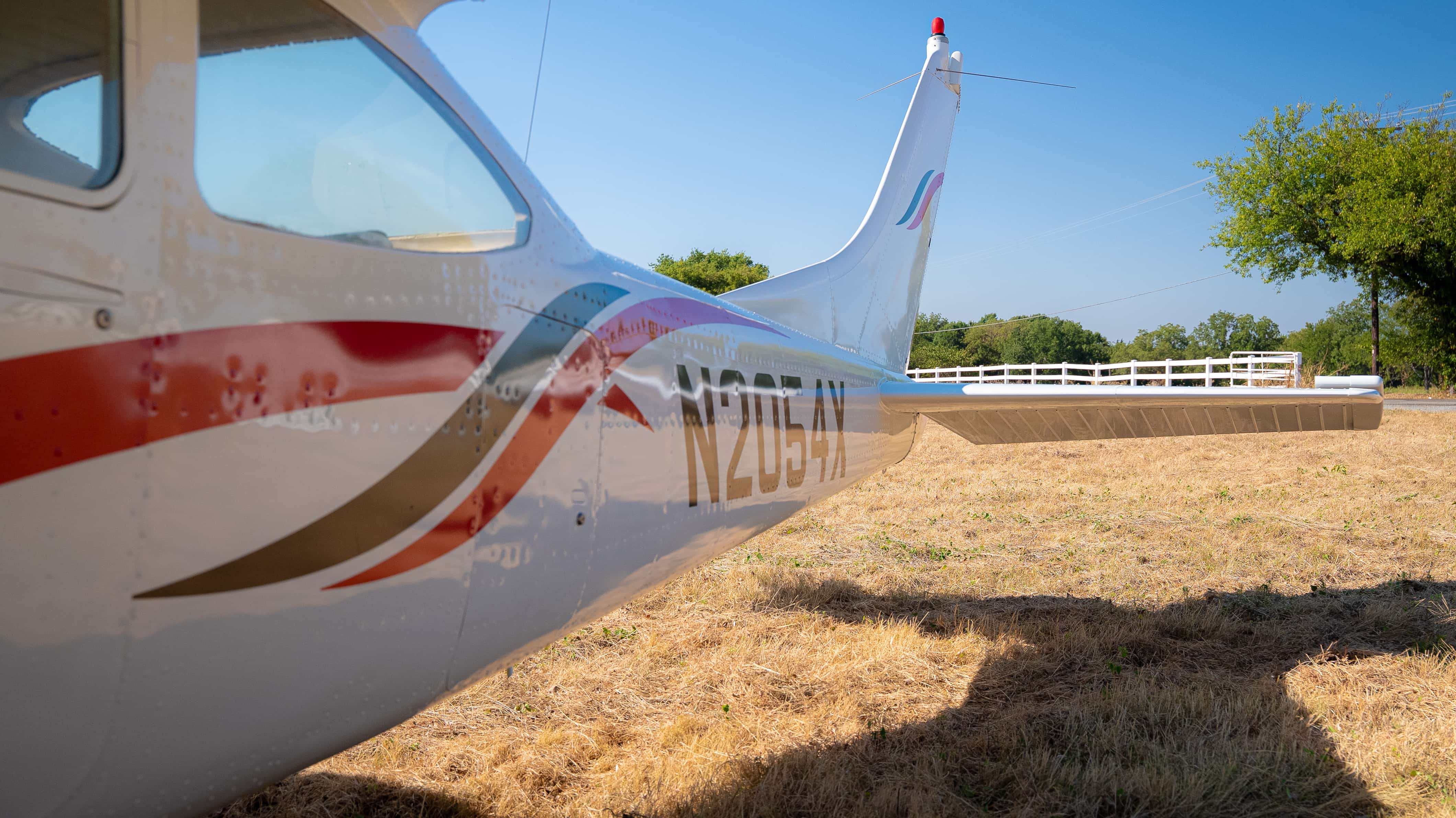 Cessna 182 finished — stripe detail close-up