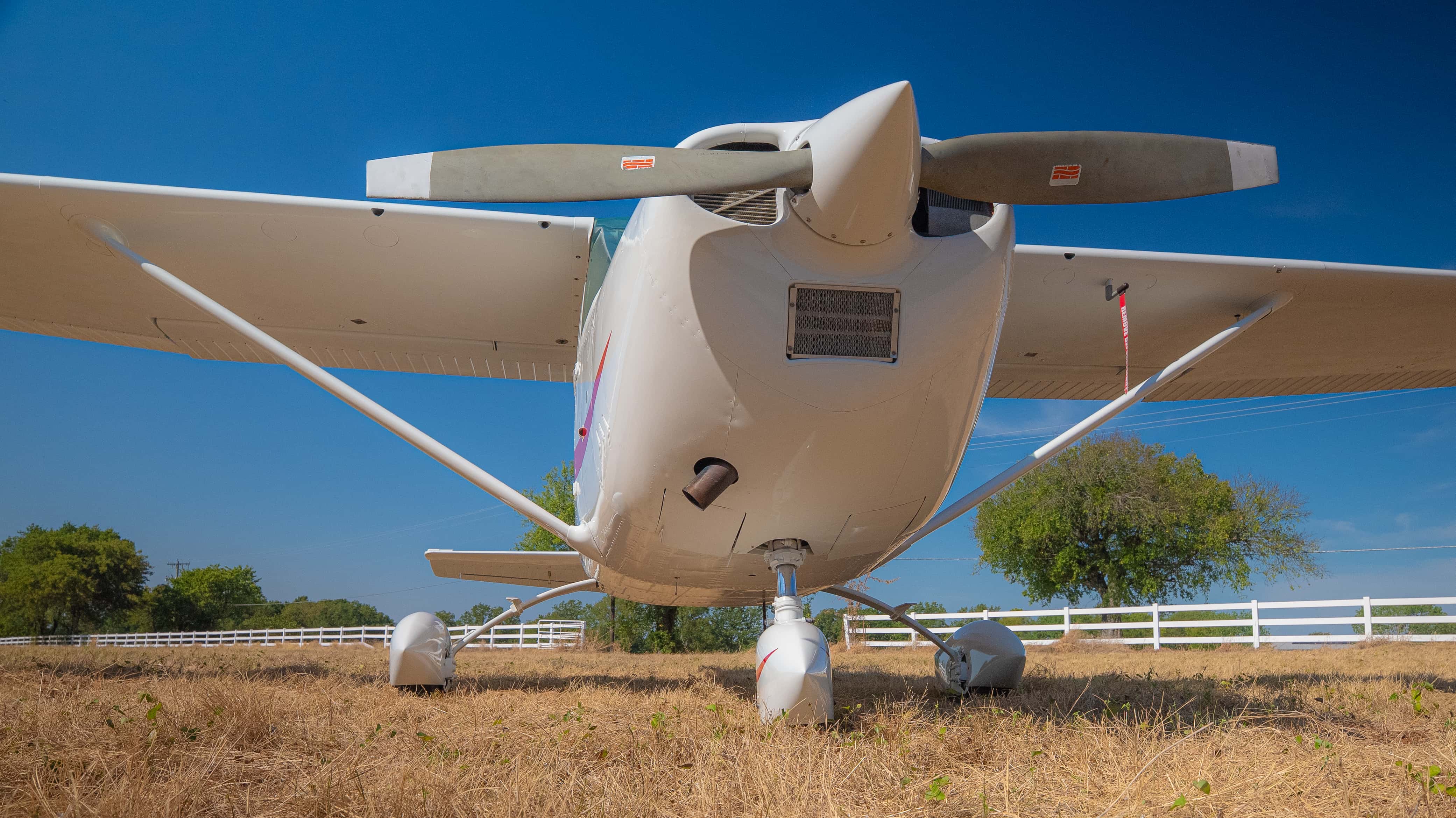 Cessna 182 finished — nose, front view