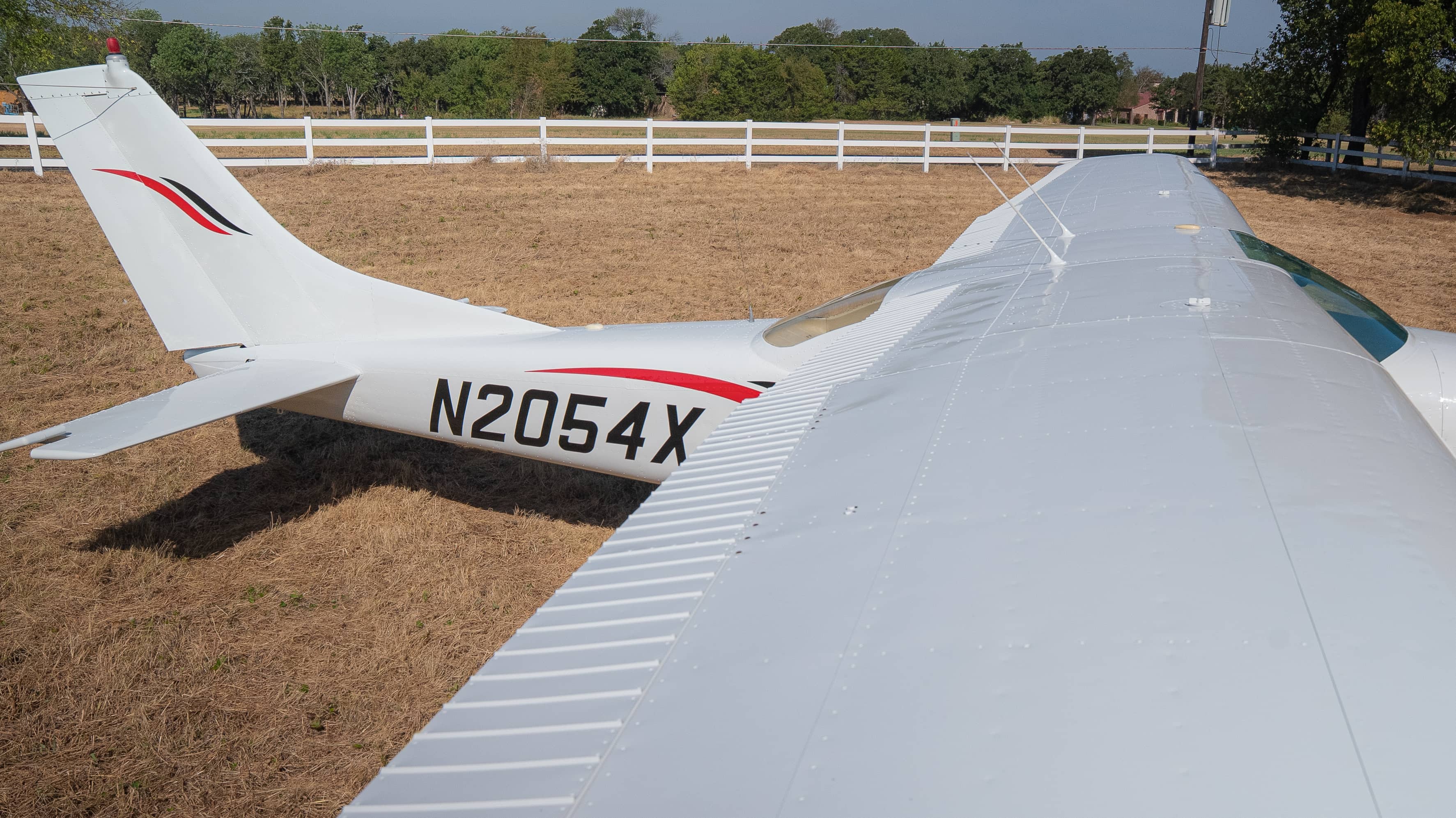 Cessna 182 finished — tail, side view